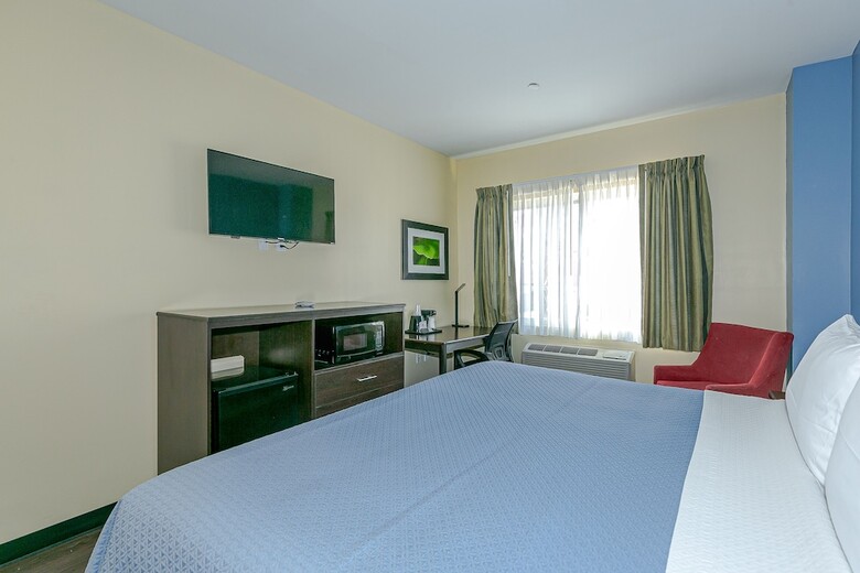 Hotel Ozone Inn & Suites