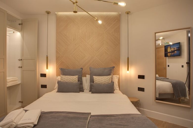 Pension Suites You Soho