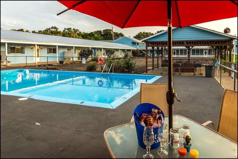 Hotel Marina Inn & Event Center