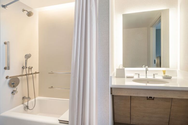 Hotel Element San Jose Airport