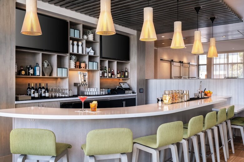 Hotel Element San Jose Airport