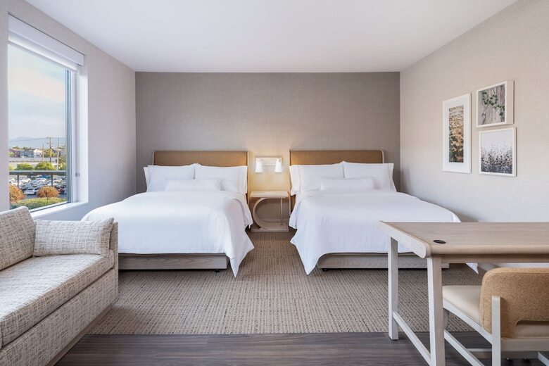 Hotel Element San Jose Airport