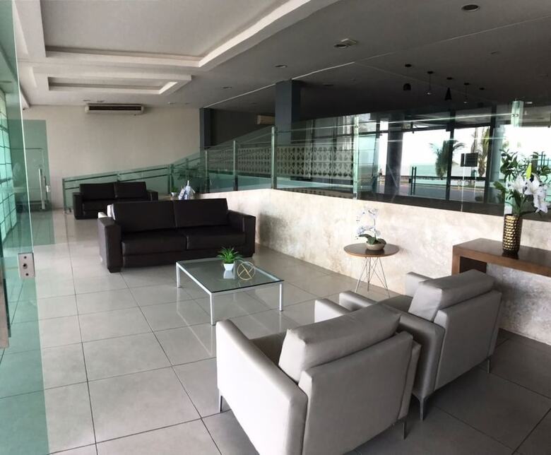 Happy Hotel Mana�ra