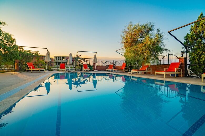 Prenses Sealine Beach Hotel