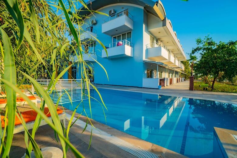 Prenses Sealine Beach Hotel