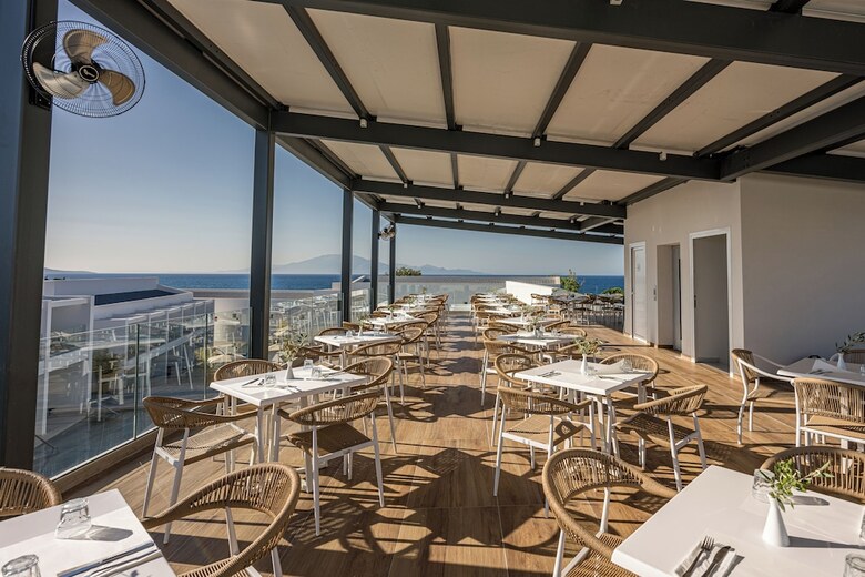 Mirage Bleu Hotel