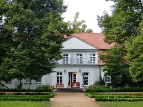 Bed & Breakfast Internat Schloss Spiegelberg