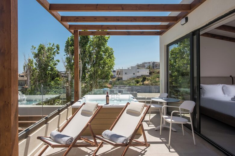 Vaya Suites By Omilos Hotels