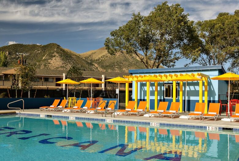 Americana Motor Hotel
