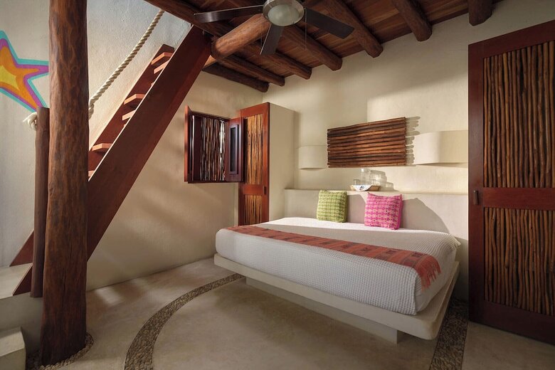 Hotel Exe El Pueblito