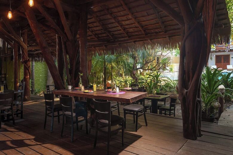 Hotel Exe El Pueblito