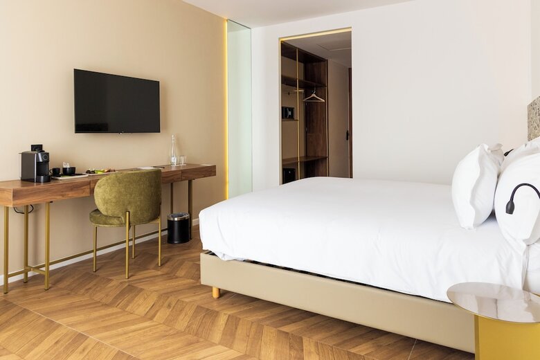 Diagonal Hotel