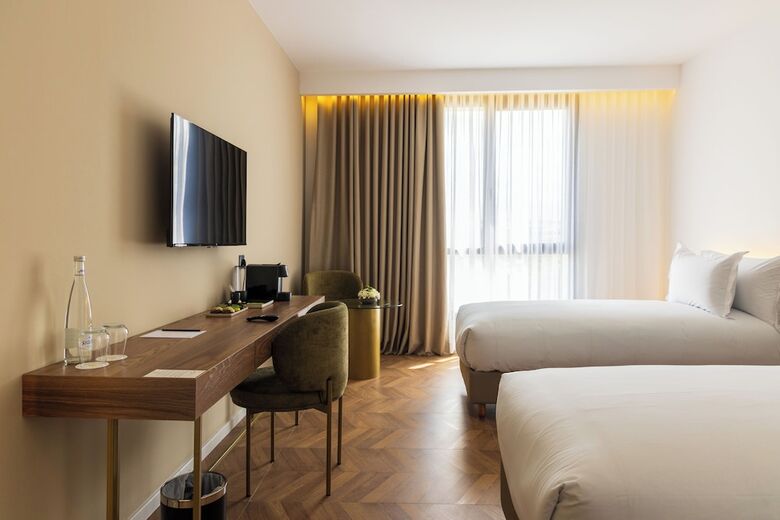 Diagonal Hotel