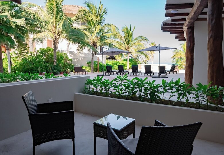 Beachfront Hotel Boutique Dk