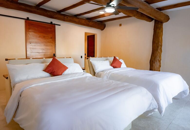 Beachfront Hotel Boutique Dk