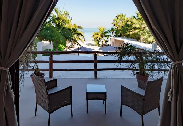 Beachfront Hotel Boutique Dk