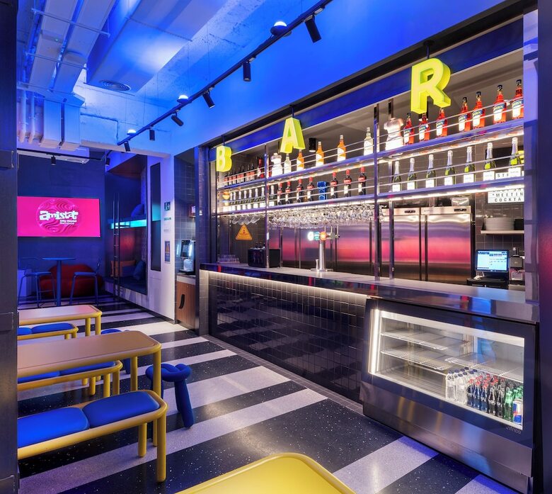 Hostal Amistat City Hostel Barcelona