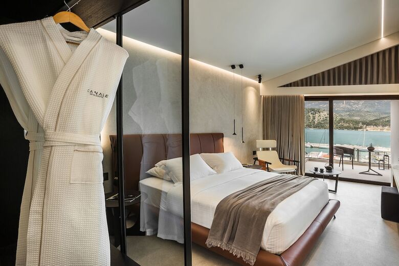 Canale Hotel & Suites
