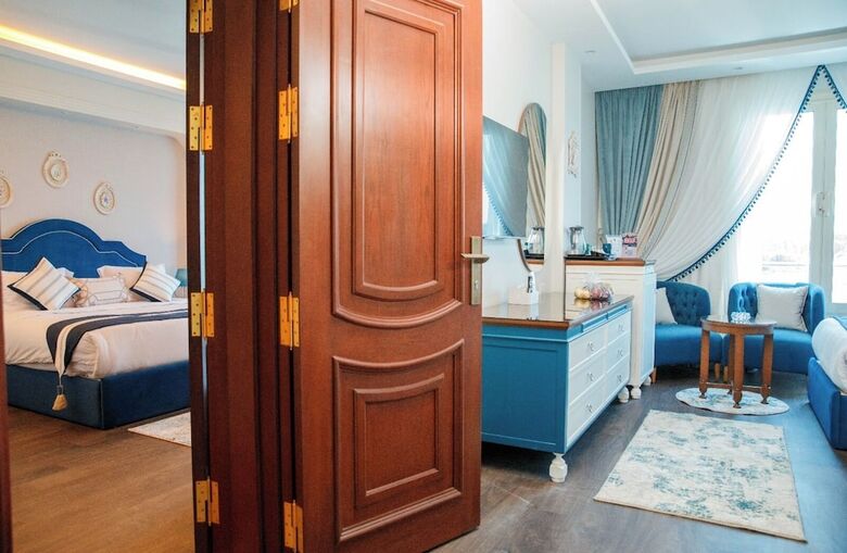 Nile Transport Hotel
