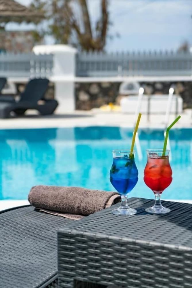 Black Coast Hotel Santorini