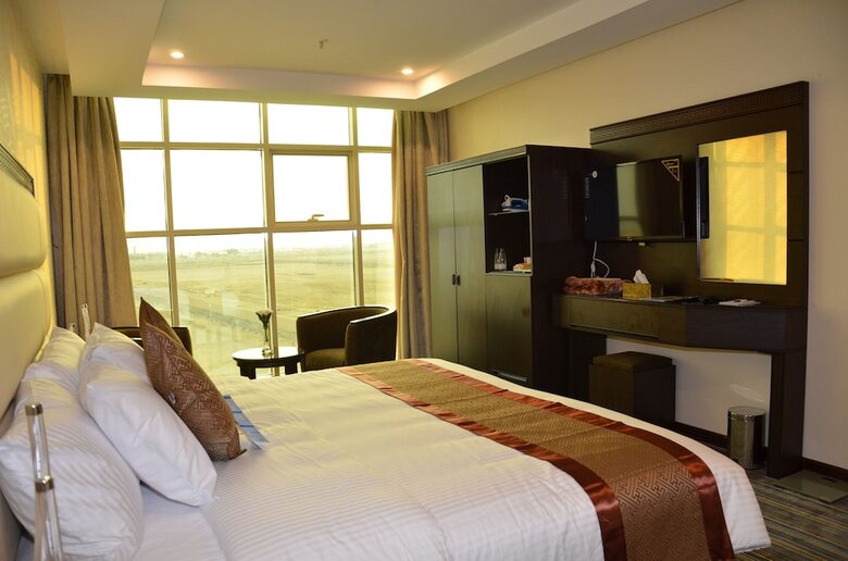 Golden Armada Hotel