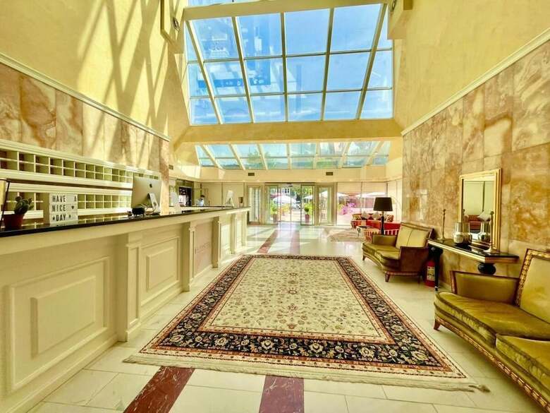 Amh Hotel