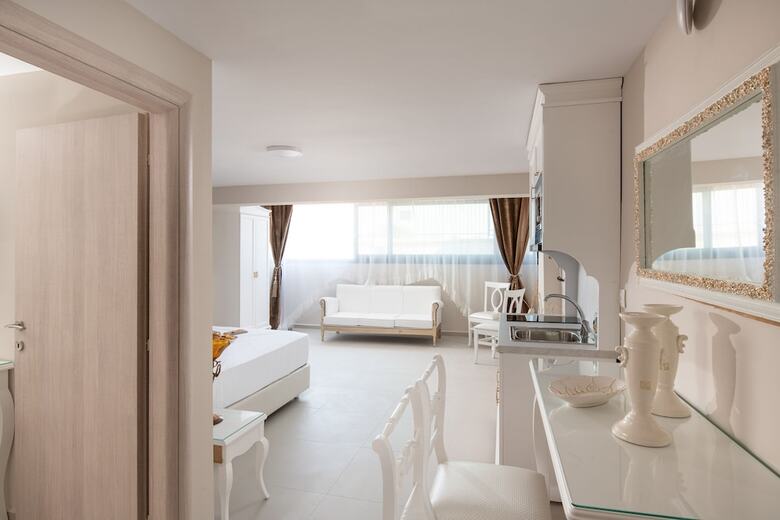 Mykoniatika Villas