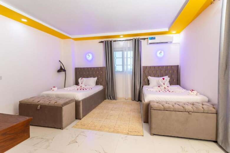 Canary Golden Hotel