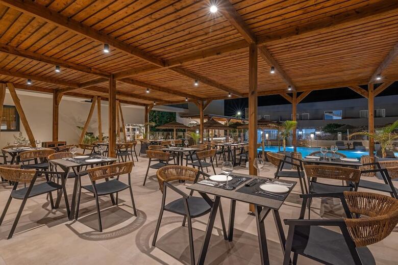 Cabana White Boutique Hotel