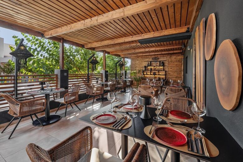 Cabana White Boutique Hotel