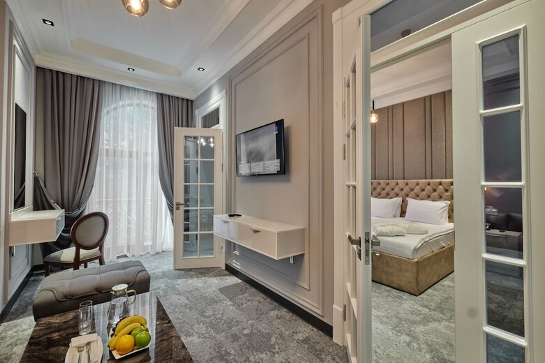 Continental Hotel