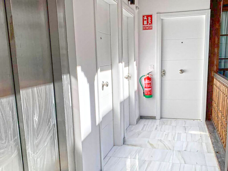 Apartamentos Palacete Nazar� Granada 3000