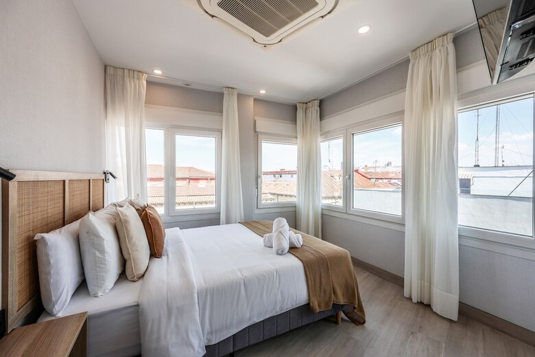 Aparthotel Habitaciones San Bernardo 20