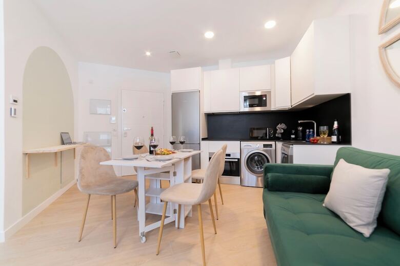Hostal Aurora Stays By Charming