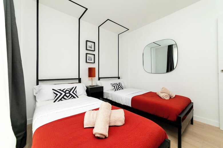 Hostal Aurora Stays By Charming