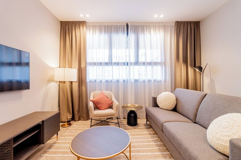 Hotel Home Art Apartments Bernab�u