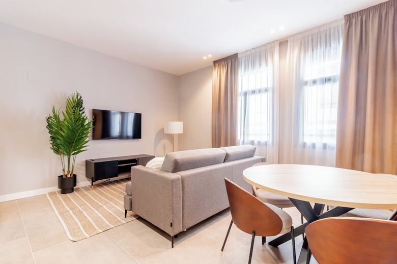 Hotel Home Art Apartments Bernab�u