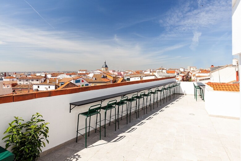 Hostal 2060 The Newton Hostel & Market