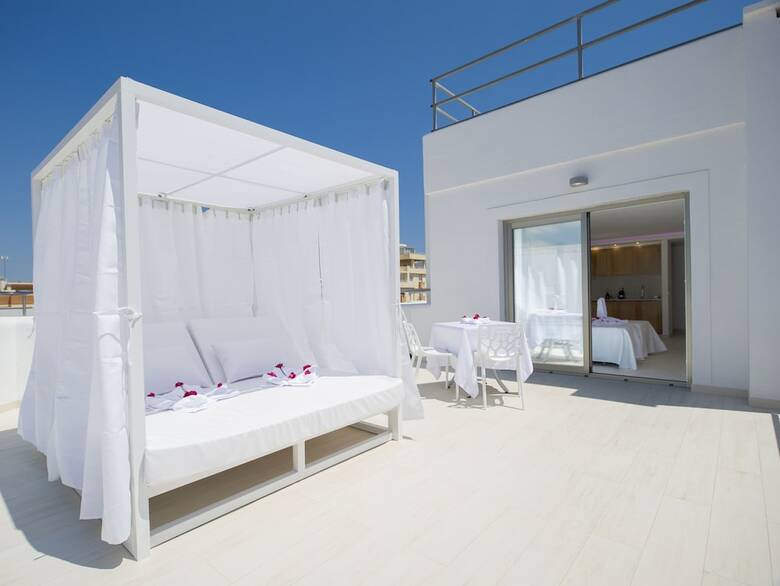 Aparthotel My Way Luxury Ibiza Studios