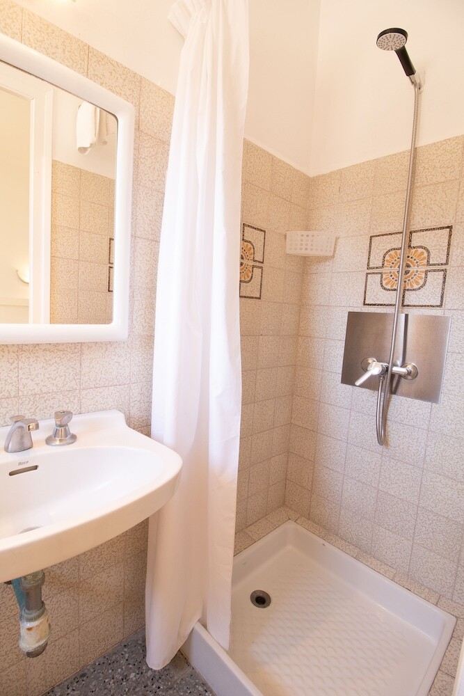 Hostal Fonda Can Dalf� By Vivere Stays
