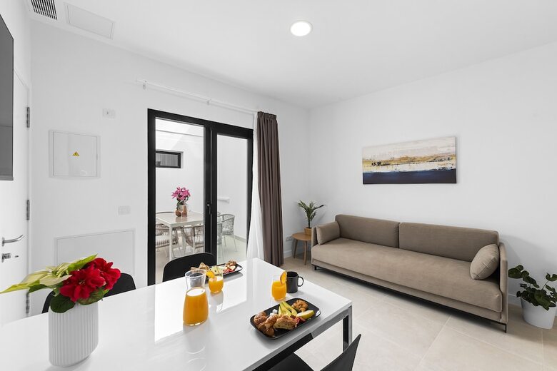 Aparthotel Palmera Sea View