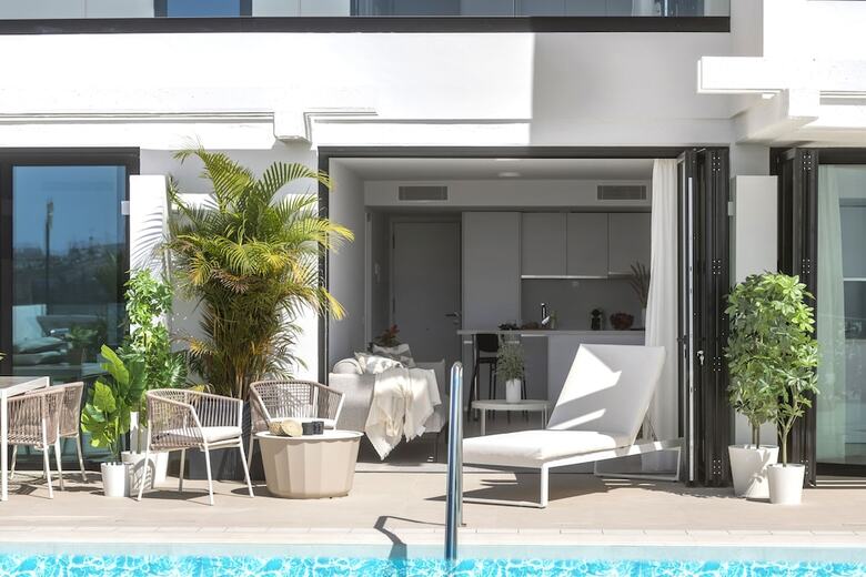 Aparthotel Palmera Sea View