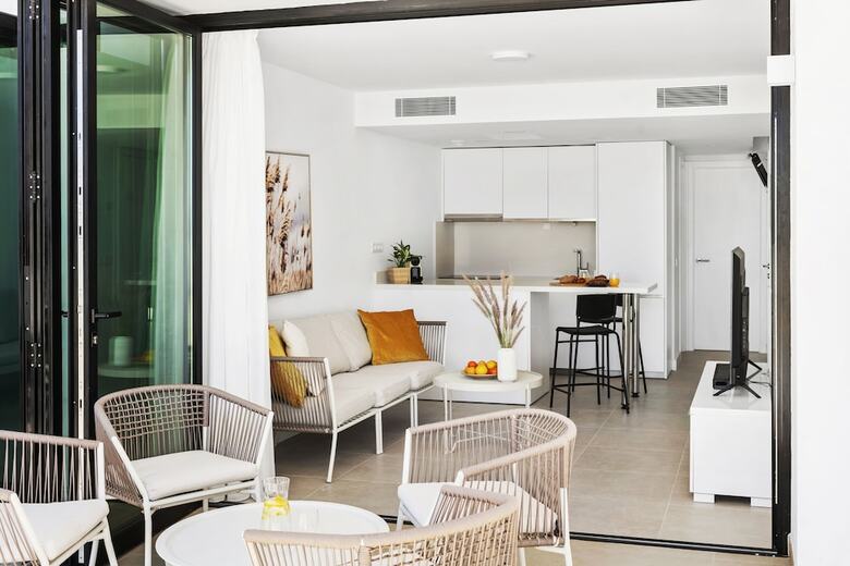 Aparthotel Palmera Sea View