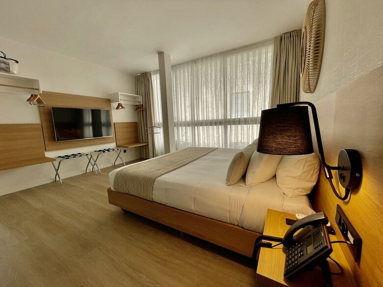 Hotel Emblem�tico Hi Suites
