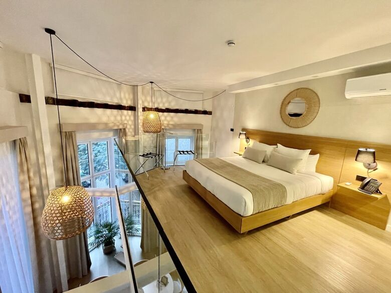 Hotel Emblem�tico Hi Suites