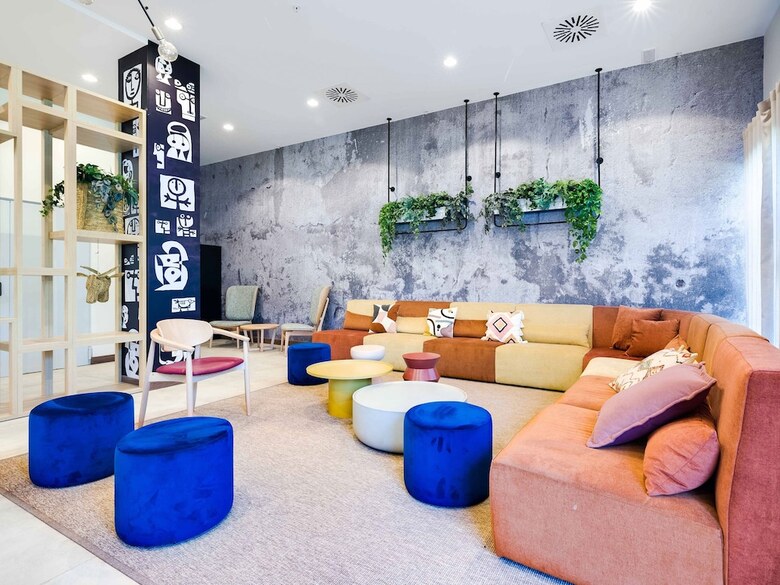 Hostal Livensa Living Studios Malaga Feria