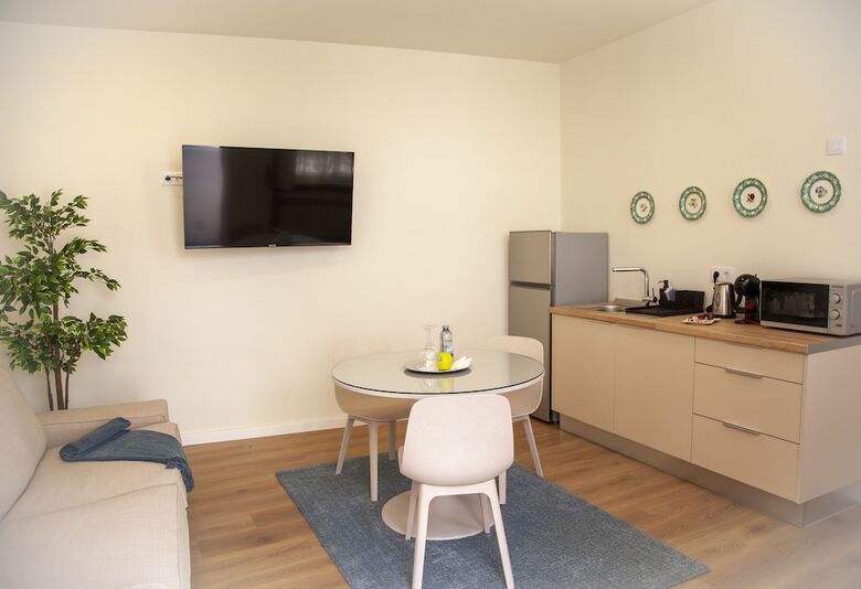 Hotel Nava Suites