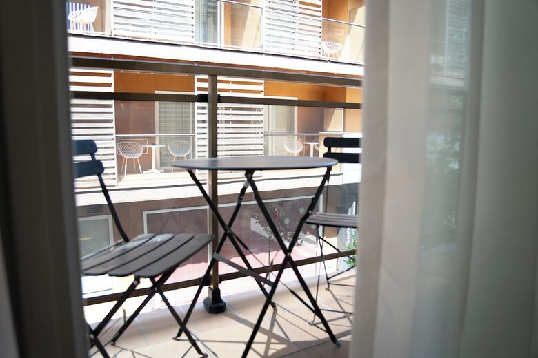 Mefolinkel Suits Hotel