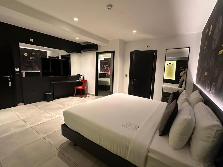 So City Hotel