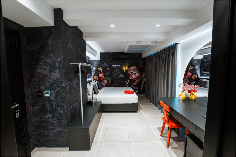 So City Hotel